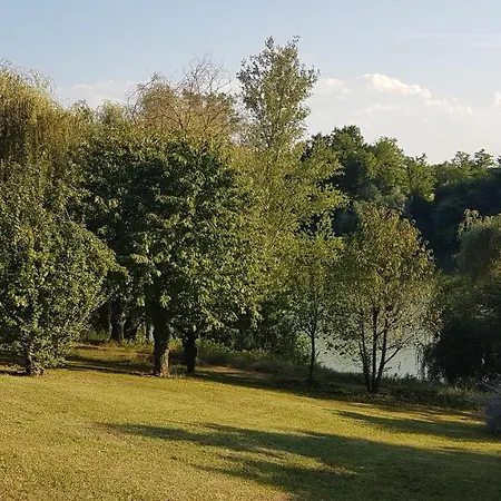 Villa Paradise On The River !